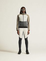 Craft Kurtka hybrydowa "ADV Pursuit" w kolorze biało-beżowym rozmiar: S. Białe kurtki sportowe Craft, s, bez wzorów, z materiału, bez kaptura, outdoorowe. Za 364.95 zł.