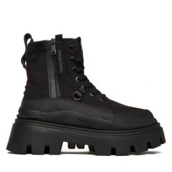 Botki Palladium. Czarne botki Palladium, bez wzorów, bez obcasa, na płaskiej podeszwie, bez zapięcia. Za 389.99 zł.