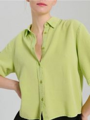 Koszula z krótkim rękawem z lyocellu - zielony. Zielone koszule Sinsay, l, bez wzorów, z lyocellu, bez kołnierzyka, bez ramiączek. Za 49.99 zł.