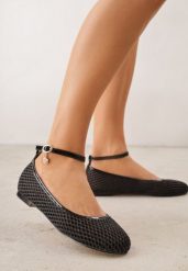 Czarne Balerinki ze Skórzaną Wkładką i Metaliczną Ozdobą Dorialori. Czarne baleriny Renee, z aplikacjami, z jeansu, bez obcasa. Za 69.99 zł.