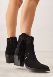 Czarne Ażurowe Botki Typu Kowbojki na Stożku Ozdobione Frędzlami Pentora. Czarne botki Renee, w ażurowe wzory, z jeansu, bez obcasa, na obcasie, bez zapięcia. Za 159.99 zł.