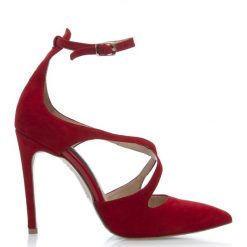 Szpilki czerwone zamszowe z paskami. Czerwone szpilki Arturo Vicci, bez wzorów, z zamszu, eleganckie, bez obcasa, na szpilce, bez zapięcia. Za 279.00 zł.