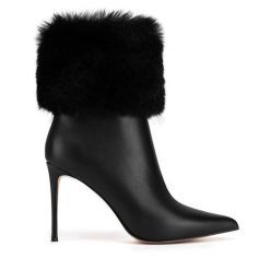 Botki Eva Minge. Czarne botki Eva Minge, bez wzorów, bez obcasa, na szpilce, bez zapięcia. Za 543.99 zł.