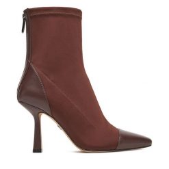 Botki Nine West. Brązowe botki Nine West, bez wzorów, bez obcasa, na szpilce, bez zapięcia. Za 279.99 zł.