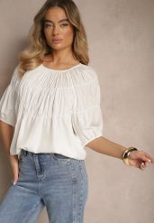 Biała Bluzka z Wiskozą o Fasonie Oversize z Gumkami w Ramionach Alirona. Białe bluzki Renee, bez wzorów, z wiskozy, eleganckie, bez kołnierzyka, bez ramiączek. W wyprzedaży za 45.49 zł.