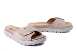 DR. BRINKMANN 700998-08 beige, klapki damskie. Brązowe klapki Dr. Brinkmann, bez wzorów, ze skóry, bez obcasa. Za 263.42 zł.