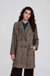 Krótki płaszcz w jodełkę czarny. Czarne płaszcze MOODO, l, bez wzorów, z poliamidu, bez kaptura. Za 289.99 zł.