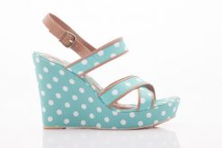 Sandały Dijean 753 518 Green Poa-Honey, Zielony, Skóra ekologiczna/ Materiał - 39. Zielone sandały Dijean, bez wzorów, z materiału, klasyczne, bez obcasa, na koturnie, bez zapięcia. W wyprzedaży za 26.10 zł.