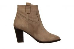 Botki Bayla-161 077 39499 Beige Nubuck 161550, Szary, Skóra naturalna - 36. Brązowe botki Bayla, na zimę, bez wzorów, z gumy, za kostkę, bez obcasa, na słupku, bez zapięcia. W wyprzedaży za 224.10 zł.