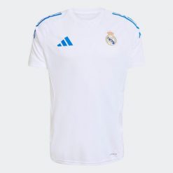 Koszulka piłkarska treningowa ADIDAS Real Madryt 25/26. Bluzki Adidas, l, bez wzorów, sportowe, bez kołnierzyka, bez ramiączek. Za 249.99 zł.