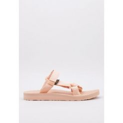 Klapki damskie Teva Universal Slide. Brązowe klapki Teva, bez wzorów, bez obcasa. Za 169.99 zł.