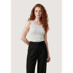 Bezrękawnik Kobieta ONLY Onlanna Sl Glitter Revers Rib Top Knt. Żółte topy Only, l, bez wzorów, z materiału, bez kołnierzyka, bez ramiączek. Za 158.50 zł.