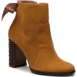 Botki EKSBUT - 68-5188-L72 Rudy. Brązowe botki Eksbut, bez wzorów, z materiału, bez obcasa, bez zapięcia. Za 319.00 zł.