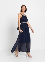 Długa sukienka z aplikacją ze sztrasów. Niebieskie sukienki bonprix, z aplikacjami, z szyfonu, eleganckie, bez kołnierzyka, bez ramiączek, maxi. Za 249.99 zł.