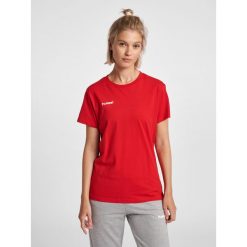 Koszulka sportowa z krótkim rękawem damska Hummel hmlGO cotton. Czerwone koszulki sportowe Hummel, bez wzorów, bez ramiączek, do piłki nożnej. Za 59.00 zł.
