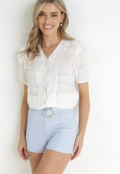 Biała Koronkowa Koszula z Krótkim Rękawem Cherina. Białe koszule Born2be, m, z aplikacjami, z koronki, bez kołnierzyka, bez ramiączek. Za 149.99 zł.