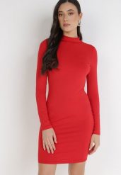 Czerwona Sukienka Phenolea. Czerwone sukienki Born2be, m, bez wzorów, z dzianiny, eleganckie, bez kołnierzyka, bez ramiączek, mini, dopasowane. Za 99.99 zł.