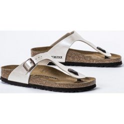 Japonki damskie białe Birkenstock Gizeh BF. Białe klapki Birkenstock, bez wzorów, bez obcasa. Za 349.99 zł.