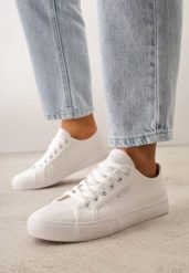 Białe Klasyczne Trampki w Minimalistycznym Stylu Aroadella. Białe trampki Born2be, bez wzorów, z jeansu, bez zapięcia. Za 99.99 zł.