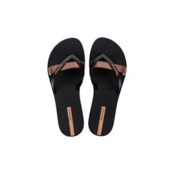 Klapki japonki damskie Ipanema Kirei. Brązowe klapki Ipanema, bez wzorów, bez obcasa. Za 89.00 zł.