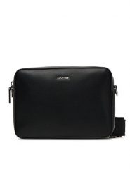 Calvin Klein Torebka Ck Must Small Camera Bag LV04F3097G Czarny. Czarne listonoszki Calvin Klein, bez wzorów, ze skóry, bez dodatków. Za 399.99 zł.