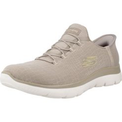 Buty SKECHERS SUMMITS-CLASSY NIGHT SLIP-INS Beżowy. Brązowe obuwie sportowe Skechers, bez zapięcia, na fitness i siłownię. Za 335.99 zł.