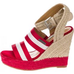 Pepe Jeans sandały damskie Ohara Tape 37 czerwone. Czerwone sandały Pepe Jeans, bez wzorów, z jeansu, bez obcasa, bez zapięcia. Za 389.00 zł.