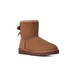 Śniegowce damskie UGG MINI BAILEY BOW II. Brązowe trapery i śniegowce UGG. Za 692.99 zł.