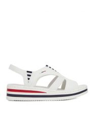 Rieker Sandały CEO-V02Y5-80 Biały. Białe sandały Rieker, bez wzorów, z materiału, bez obcasa, na koturnie, bez zapięcia. Za 319.99 zł.