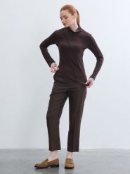 BGN Koszulka w kolorze brązowym rozmiar: 40. Brązowe bluzki BGN, bez wzorów, z asymetrycznym kołnierzem, bez ramiączek. Za 78.99 zł.