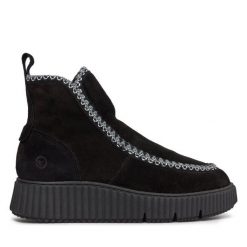 Botki Tamaris. Brązowe botki Tamaris, bez wzorów, bez obcasa, na płaskiej podeszwie, bez zapięcia. Za 489.99 zł.