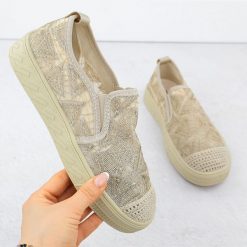 Espadryle damskie wsuwane z koronką beżowe Artiker 56C2127. Brązowe espadryle Artiker, bez wzorów, z koronki, bez obcasa, bez zapięcia. Za 99.00 zł.