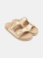 Klapki z dwoma paskami - brązowy. Brązowe klapki Sinsay, bez wzorów, bez obcasa. Za 39.99 zł.