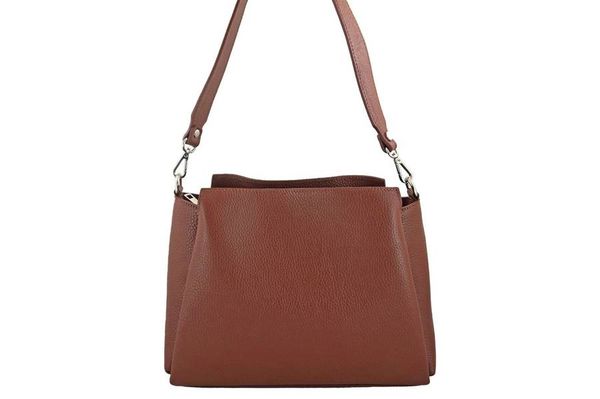 Kuferek skórzany BARBERINI'S brązowy 825-6. Brązowe torebki klasyczne Barberini's, bez wzorów, ze skóry, małe, bez dodatków. Za 338.99 zł.