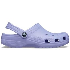 Klapki dla dorosłych Crocs Classic. Fioletowe klapki Crocs, bez wzorów, bez obcasa. Za 219.96 zł.