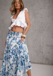 Niebieska Letnia Spódnica z Bawełny w Kwiaty Zdobiona Kaskadowymi Przeszyciami Mereros. Niebieskie spódnice Renee, na lato, m, z aplikacjami, z bawełny, boho, maxi, koszulowe. Za 99.99 zł.