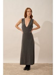 Just Cashmere Kaszmirowa sukienka "Tessa" w kolorze antracytowym rozmiar: S. Czarne sukienki Just Cashmere, na co dzień, s, bez wzorów, z kaszmiru, bez kołnierzyka, bez ramiączek, maxi, proste. Za 434.99 zł.