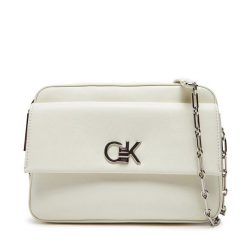 Torebka Calvin Klein. Czerwone listonoszki Calvin Klein, bez wzorów, bez dodatków. Za 479.99 zł.