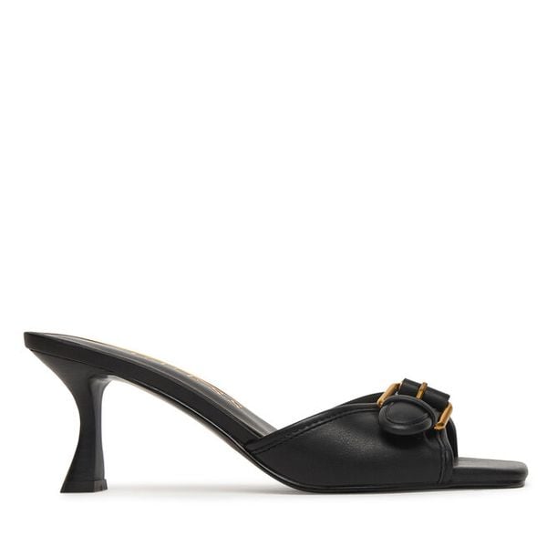 Klapki Guess. Czarne klapki Guess, z aplikacjami, bez obcasa. Za 530.99 zł.