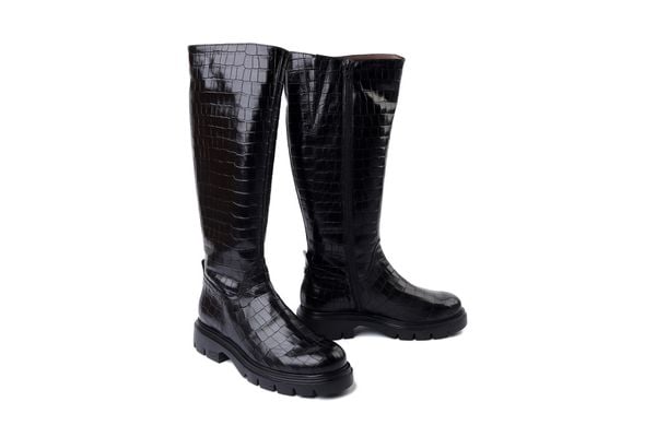 WONDERS A-4304 negro, kozaki damskie. Czarne kozaki Wonders, bez obcasa, bez zapięcia. Za 650.93 zł.