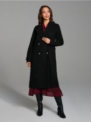 Klasyczny płaszcz dwurzędowy - czarny. Czarne płaszcze Sinsay, l, bez wzorów, bez kaptura. Za 139.99 zł.