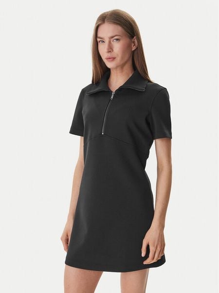 Calvin Klein Sukienka codzienna LV044F207G Czarny Regular Fit. Czarne sukienki Calvin Klein, na co dzień, m, bez wzorów, z syntetyku, bez kołnierzyka, bez ramiączek, proste. Za 372.99 zł.