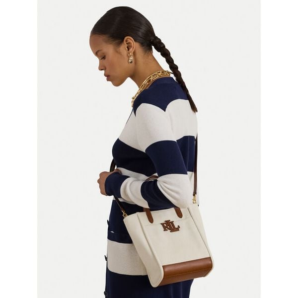 Torebka LAUREN RALPH LAUREN. Białe torebki klasyczne Lauren Ralph Lauren, bez wzorów, bez dodatków. Za 740.99 zł.