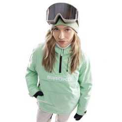 Kurtka snowboardowa Damska W6-W Elm. Zielone kurtki narciarskie SIROKO, xs, bez wzorów, bez kaptura, snowboardowy. W wyprzedaży za 466.00 zł.