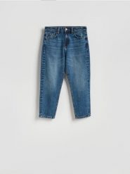 Jeansy mom fit z krótszą nogawką - granatowy. Niebieskie jeansy Reserved, bez wzorów. Za 129.99 zł.