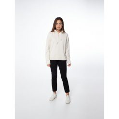 Bluza damska Protest NXGANHA hoody. Białe bluzy Protest, bez wzorów, bez kaptura. W wyprzedaży za 179.99 zł.