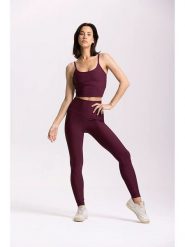 Onamaste Legginsy sportowe "Lotus" w kolorze bordowym rozmiar: S/M. Czerwone legginsy Onamaste, m, bez wzorów, z materiału, z podwyższonym stanem. Za 109.52 zł.