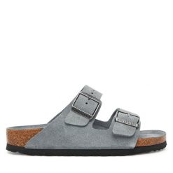 Klapki Birkenstock. Szare klapki Birkenstock, bez wzorów, bez obcasa. Za 589.99 zł.