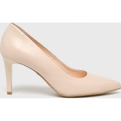 Wojas - Szpilki. Szpilki Wojas, bez wzorów, z materiału, bez obcasa, na obcasie, bez zapięcia. W wyprzedaży za 279.90 zł.