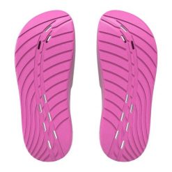 Klapki basenowe antypoślizgowe damskie Speedo Slides. Białe klapki Speedo, bez wzorów, z materiału, bez obcasa. Za 75.99 zł.